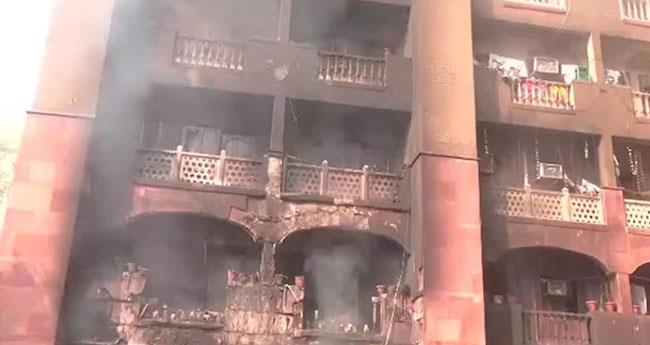 ഡ​ൽ​ഹി​യി​ൽ എം​പി​മാ​രു​ടെ ഫ്ലാ​റ്റി​ൽ തീ​പി​ടി​ത്തം; ആ​ള​പാ​യ​മി​ല്ല