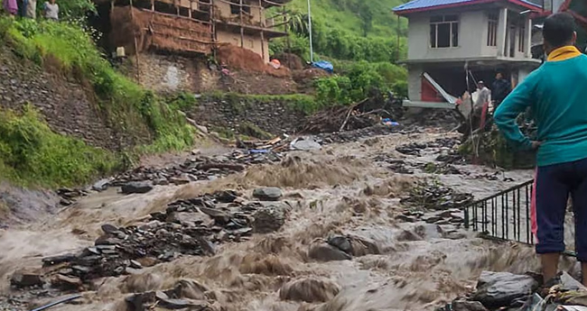 ഹി​മാ​ച​ൽപ്ര​ദേ​ശ് ദുരന്തത്തിൽ മരിച്ചവരുടെ എണ്ണം 26 ആ​യി