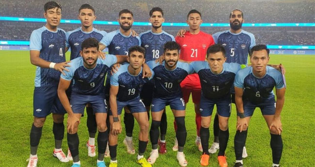 ഫു​​​​​ട്ബോ​​​​​ളി​​​​​ൽ പു​​​​​റ​​​​​ത്ത്
