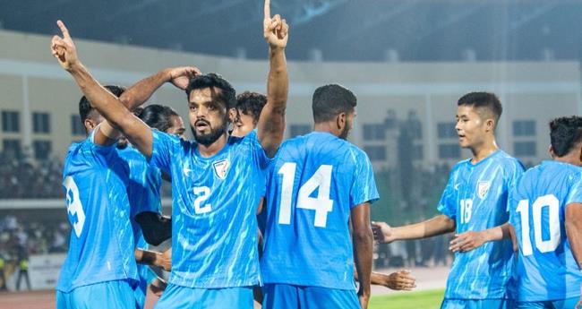 വി​ജ​യം ഇ​നി​യും അ​ക​ലെ; ഇ​ന്ത്യ​യ്ക്ക് സ​മ​നി​ല