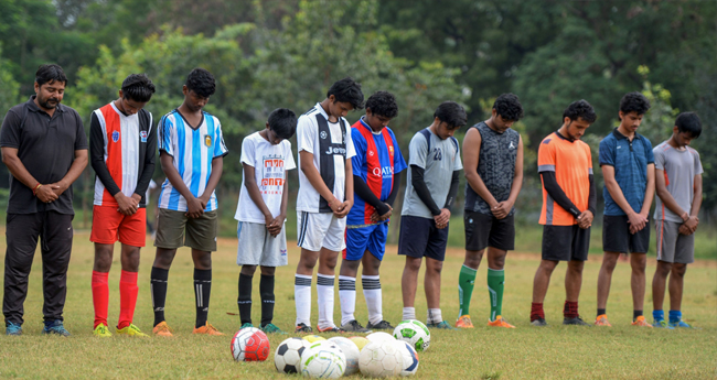 മാ​​​റ​​​ഡോ​​​ണ​​​യു​​​ടെ വി​​​യോ​​​ഗ​​​ത്തി​​​ല്‍ തേ​​​ങ്ങി ഫു​​​ട്‌​​​ബോ​​​ള്‍ ലോ​​​കം