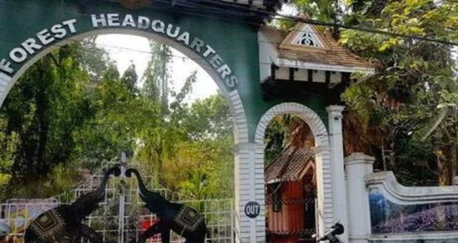 രാ​ജേ​ഷ് ര​വീ​ന്ദ്ര​ൻ മു​ഖ്യ വ​നം​ മേ​ധാ​വി​യാ​കും; ഗം​​​​ഗാ​​​​ സിം​​​​ഗ് ഇ​​​​ന്നു വി​​​​ര​​​​മി​​​​ക്കും