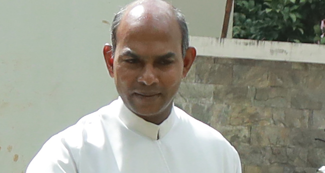 നി​​​​യ​​​​മ​​​​വ്യ​​​​വ​​​​സ്ഥ​​​​യോ​​​​ടു​​​​ള്ള വെ​​​​ല്ലു​​​​വി​​​​ളി: ഫാ. ​​​​ജോ​​​​ർ​​​​ജ് പാ​​​​റ​​​​യ്ക്ക