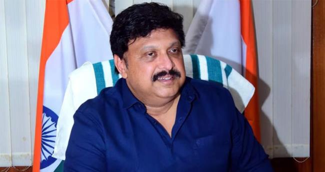 സ്വ​കാ​ര്യ ബ​സു​ക​ളു​ടെ മ​ത്സ​ര​യോ​ട്ടം നി​യ​ന്ത്രി​ക്കും; സ്‌​കൂ​ള്‍ ബ​സു​ക​ളു​ടെ അ​ക​ത്തും പു​റ​ത്തും കാ​മ​റ വ​യ്ക്ക​ണം: മ​ന്ത്രി ഗ​ണേ​ഷ് കു​മാ​ർ