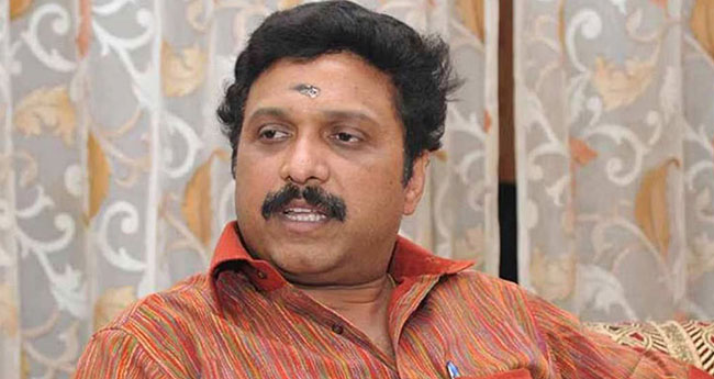 സോ​ളാ​ർ ക​ത്ത്  ഗൂ​ഢാ​ലോ​ച​ന കേ​സ്:  ഗ​ണേ​ഷ് കു​മാ​ർ  നേ​രി​ട്ട് ഹാ​ജ​രാ​ക​ണ​മെ​ന്ന് കോ​ട​തി
