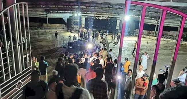 അപകടകാരണം ഗേറ്റ് പെട്ടെന്നു തുറന്നത്: സ്റ്റുഡന്‍റ്സ് വെല്‍ഫെയര്‍ ഡയറക്ടര്‍