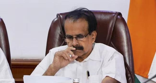 എ​മ്പു​രാ​ന്‍റെ ജ​ന​പ്രീ​തി കാ​ര​ണം തി​യ​റ്റ​റു​ക​ൾ പൊ​ളി​ഞ്ഞു​വീ​ഴാ​റാ​യ​തി​നാ​ലാ​വ​ണം ചി​ല ഭാ​ഗ​ങ്ങ​ൾ എ​ഡി​റ്റ് ചെ​യ്യു​ന്ന​ത്; ജോ​ർ​ജ് കു​ര്യ​ൻ