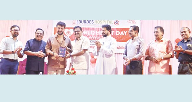 ഡോ. ജോർജ് തയ്യിലിന്‍റെ  പുതിയ ഗ്രന്ഥം  പ്രകാശനം ചെയ്തു