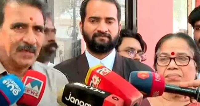 ശ്രീ​മ​തി ടീ​ച്ച​റോ​ട് മാ​പ്പ് പ​റ​ഞ്ഞ​ത് ഔ​ദാ​ര്യ​മെ​ന്ന് ബി. ​ഗോ​പാ​ല​കൃ​ഷ്ണ​ൻ
