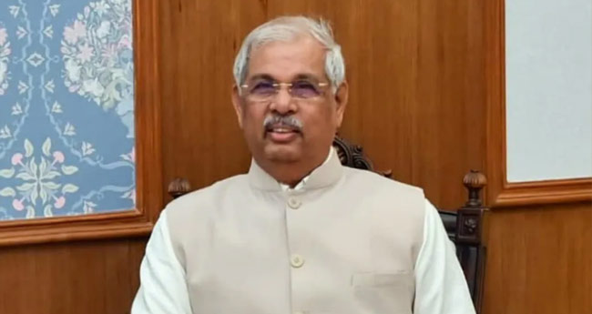 കു​സാ​റ്റി​ൽ  പാ​സിം​ഗ് ഔ​ട്ട് പ​രേ​ഡ് ഗവർണർ ഉദ്ഘാടനം ചെയ്തു