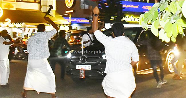 ഗ​വ​ർ​ണ​ർ​ക്കെ​തി​രാ​യ ക​രി​ങ്കൊ​ടി പ്ര​തി​ഷേ​ധം: 19 എ​സ്എ​ഫ്ഐ പ്ര​വ​ര്‍​ത്ത​ക​ര്‍ ക​സ്റ്റ​ഡി​യി​ൽ