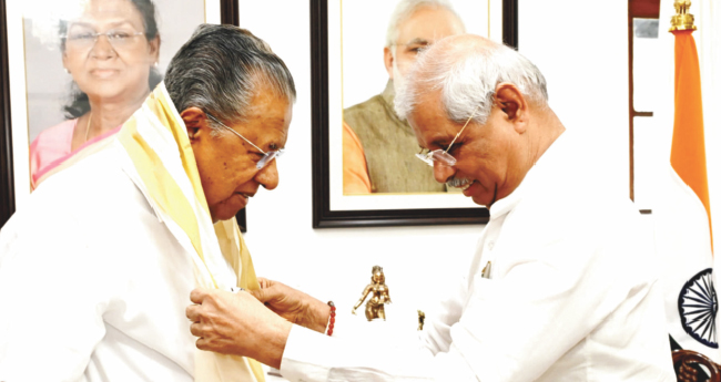 ര​ജി​സ്ട്രാ​റു​ടെ  സ​സ്പെ​ൻ​ഷ​ൻ  അം​ഗീ​ക​രി​ക്ക​ണ​മെ​ന്ന്   ഗ​വ​ർ​ണ​ർ