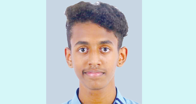 സ്വ​കാ​ര്യ ബ​സി​ടി​ച്ച് കോ​ള​ജ് വി​ദ്യാ​ര്‍​ഥി​ക്കു ദാ​രു​ണാ​ന്ത്യം
