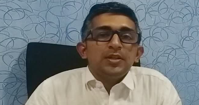 സെ​ന്‍​സ​ര്‍  ബോ​ര്‍​ഡി​നോ​ട്  ദൈ​വ​ങ്ങ​ളു​ടെ  പ​ട്ടി​ക തേ​ടി  അപേക്ഷ