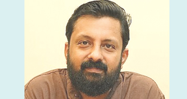 മു​ല്ല​നേ​ഴി പു​ര​സ്കാ​രം  ബി.​കെ. ഹ​രി​നാ​രാ​യ​ണ​ന്