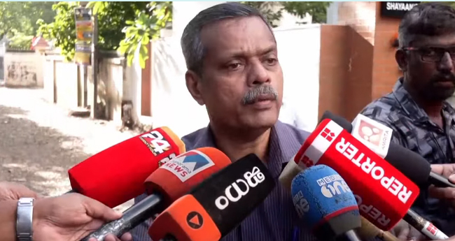 ഡോ​.​ ഹാ​രി​സി​നു കാ​ര​ണം കാ​ണി​ക്ക​ൽ നോ​ട്ടീ​സ്