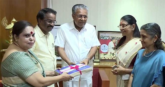 ഹേ​മ ക​മ്മി​റ്റി റി​പ്പോ​ർ​ട്ടി​ൽ കേ​സെ​ടു​ക്കാ​വു​ന്ന പ​രാ​തി​ക​ളു​ണ്ട്: ഹൈ​ക്കോ​ട​തി
