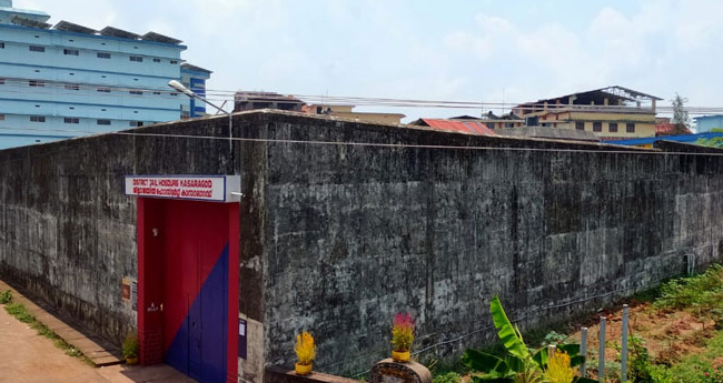 ജി​ല്ലാ ജ​യി​ലി​ല്‍ ​ത​ട​വു​കാ​ര​നു​നേ​രേ വ​ധ​ശ്ര​മം