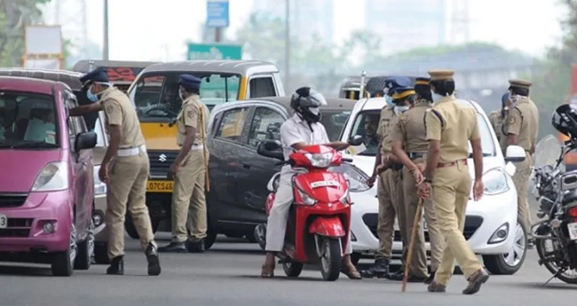 കോ​വി​ഡ്: സംസ്ഥാനം വീണ്ടും കടുത്ത നി​യ​ന്ത്ര​ണ​ങ്ങ​ളിലേക്ക് , ക​​ട​​ക​​ൾ രാ​​ത്രി 9 വ​​രെ