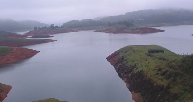 ഇ​ടു​ക്കി​യി​ൽ ജ​ല​നി​ര​പ്പു​യ​ർ​ന്നു