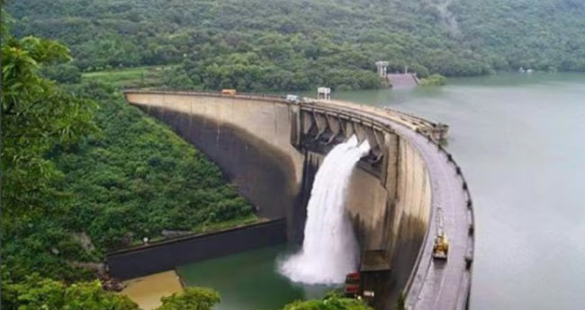 ഇടുക്കി അണക്കെട്ട് സന്ദര്‍ശനം  ഇനി ബഗ്ഗി കാറില്‍ മാത്രം