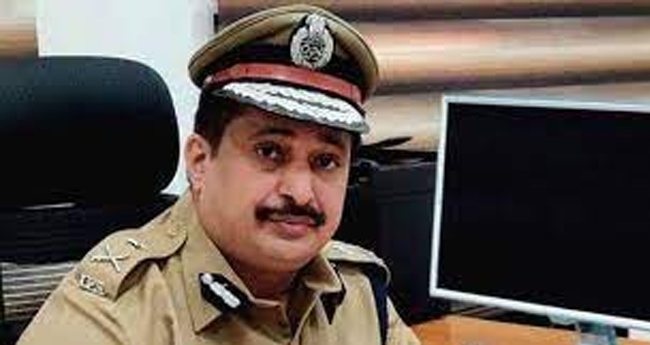 അ​ഭി​ഭാ​ഷ​ക​നെ കു​റ്റ​പ്പെ​ടു​ത്തൽ; ഐ​ജി ല​ക്ഷ്മ​ണി​ന് 10,000 രൂ​​​പ പി​ഴ