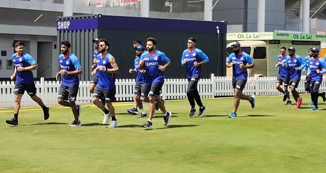 മി​ന്നി​ച്ചേ​ക്ക​ണെ; ഇ​ന്ത്യ-​ഇം​ഗ്ല​ണ്ട് ടെ​സ്റ്റ് പ​ര​മ്പ​ര​യ്ക്ക് ഇ​ന്നു തു​ട​ക്കം