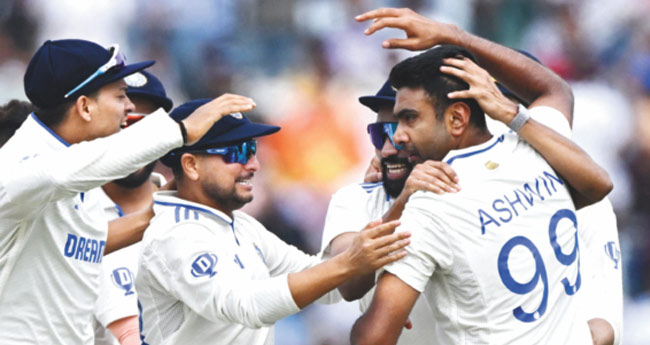 സ്പി​​​​ൻ തേ​​​​രോ​​​​ട്ടം; ഇംഗ്ലണ്ട് രണ്ടാം ഇന്നിംഗ്സിൽ 145നു പുറത്ത്