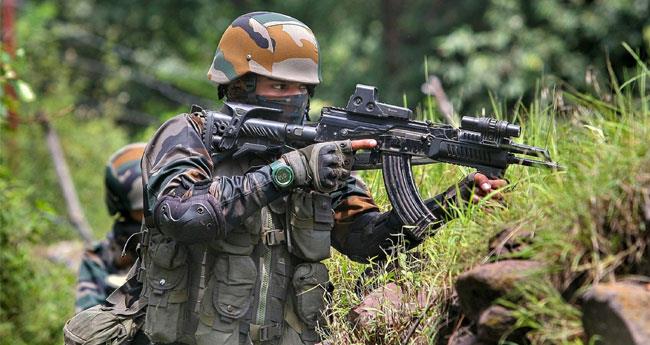 കാ​ഷ്മീ​രി​ൽ ഭീ​ക​ര​രു​ടെ ഒ​ളി​ത്താ​വ​ളം സൈ​ന്യം വ​ള​ഞ്ഞു; പ്ര​ദേ​ശ​ത്ത് വ്യാ​പ​ക തെ​ര​ച്ചി​ൽ
