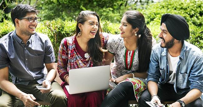 യുകെയിലുള്ള വിദേശ വിദ്യാര്‍ഥികളില്‍ മൂന്നിലൊന്നും ഇന്ത്യക്കാരെന്ന് റിപ്പോര്‍ട്ട്