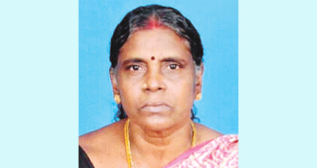 തെ​ങ്ങു​വീ​ണു  ത​ക​ര്‍​ന്ന വീ​ട് ക​ണ്ട് വീ​ട്ട​മ്മ മ​രി​ച്ചു