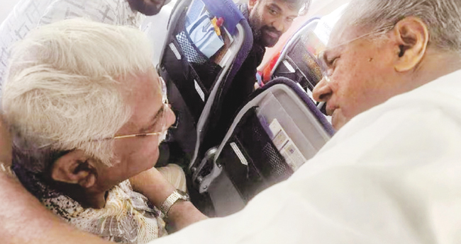 വിമാനയാത്രയ്ക്കിടെ  നടന്‍ ജഗതിയുടെ സുഖവിവരങ്ങള്‍ അന്വേഷിച്ച് മുഖ്യമന്ത്രി