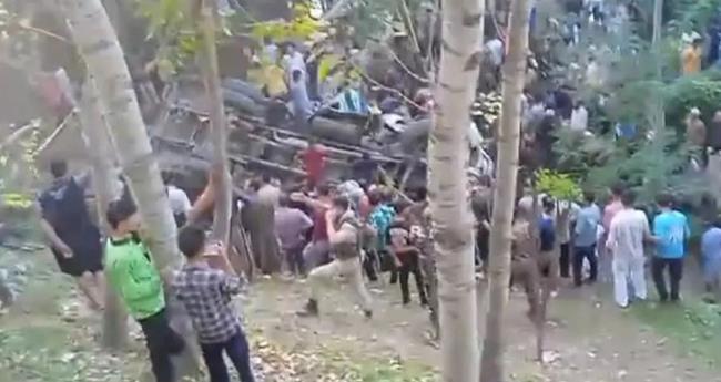 ജ​മ്മു കാ​ഷ്മീ​രി​ൽ സൈ​നി​ക വാ​ഹ​നം കൊ​ക്ക​യി​ലേ​ക്ക് മ​റി​ഞ്ഞു; മൂ​ന്ന് ജ​വാ​ൻ​മാ​ർ​ക്ക് വീ​ര​മൃ​ത്യു