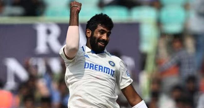"ജ​സ്പ്രീ​ത് ഒ​ന്നാ​മ​ന്‍'; ച​രി​ത്രം കു​റി​ച്ച് ബും​റ