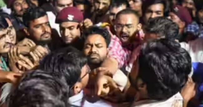 ജെ​എ​ന്‍​യു​വി​ൽ സം​ഘ​ർ​ഷം; 28 പേ​ർ ക​സ്റ്റ​ഡി​യി​ൽ