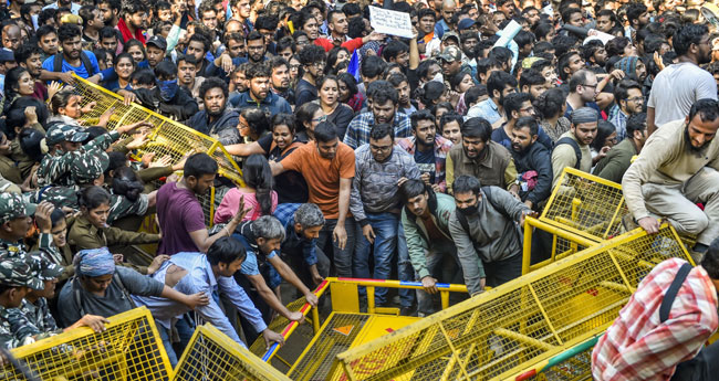 ജെഎൻയു: പ്രശ്നപരിഹാരത്തിന് മൂന്നംഗ സമിതി നാളെ കാന്പസിലെത്തും