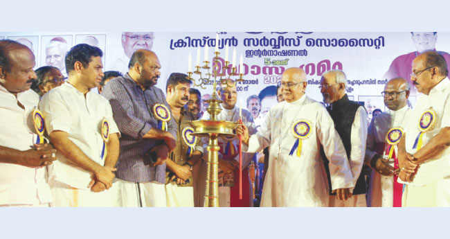 വി​ഴി​ഞ്ഞം സ​മ​ര​ക്കാ​ർ​ക്കെ​തി​രാ​യ  പ​ദ​പ്ര​​യോ​​ഗ​​ങ്ങ​​ൾ  ബൂമ​​റാം​​ഗ് പോ​​ലെ തി​​രി​​ച്ച​​ടി​​ക്കും: ഡോ. ​ക​​രി​​യി​​ൽ