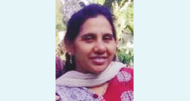 സ്വിമ്മിംഗ്പൂളിൽ വീട്ടമ്മയുടെ ജഡം  കത്തിക്കരിഞ്ഞ നിലയിൽ