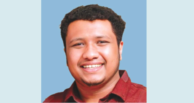 ഓ​ട്ടോ​റി​ക്ഷ​യി​ൽ ത​ട്ടി റോ​ഡി​ൽ വീ​ണ കോ​ള​ജ് അ​ധ്യാ​പ​ക​ൻ ലോ​റി ക​യ​റി മ​രി​ച്ചു