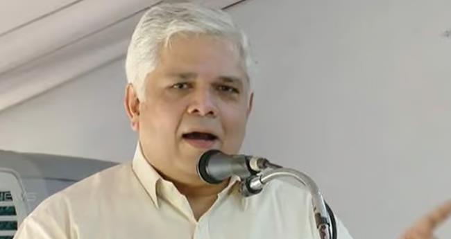 ജ​സ്റ്റീ​സ് ദേ​വ​ൻ രാ​മ​ച​ന്ദ്ര​ന് എ​തി​രെ സൈ​ബ​ർ ആ​ക്ര​മ​ണം; പോ​ലീ​സ് കേ​സ് എ​ടു​ത്തു
