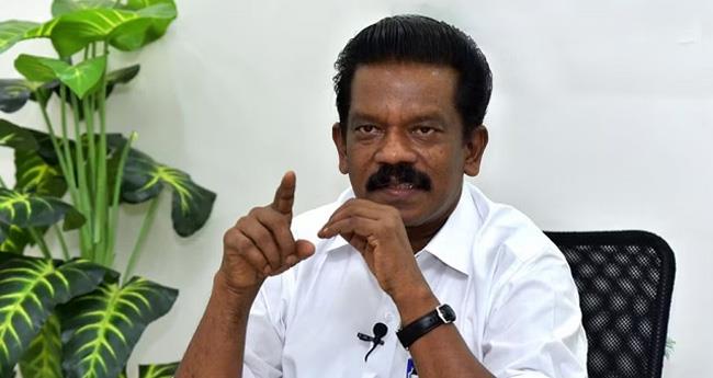 "ക്ഷേ​ത്ര ശു​ദ്ധാ​ചാ​ര​ത്തി​ന്‍റെ ഭാ​ഗം'; മ​ന്ത്രി രാ​ധാ​കൃ​ഷ്ണ​നെ​തി​രെ വി​വേ​ച​ന​മി​ല്ലെ​ന്ന് ത​ന്ത്രി സ​മാ​ജം