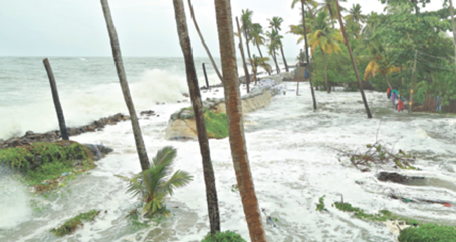ദു​രി​താ​ശ്വാ​സ  ക്യാ​മ്പി​ല്‍  ക​ഴി​യു​ന്ന​വ​രോ​ട്  മാ​റാ​ന്‍ നി​ര്‍​ദേ​ശം