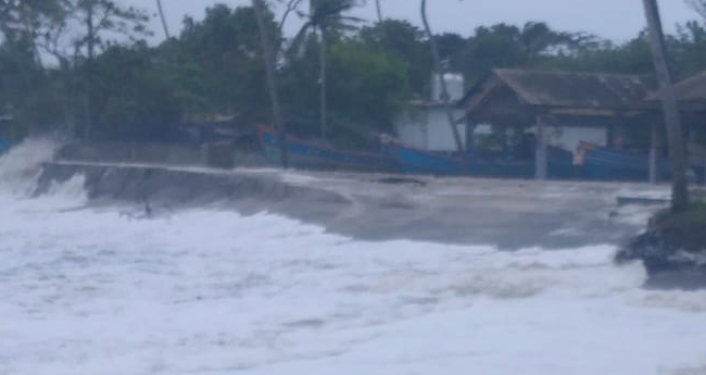 ഉ​യ​ർ​ന്ന തി​ര​മാ​ല​യ്ക്കു സാ​ധ്യ​ത:  ജാ​ഗ്ര​ത പാ​ലി​ക്ക​ണം