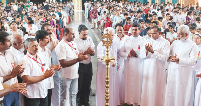 സ്വാ​ത​ന്ത്ര്യ​നി​ഷേ​ധ​ത്തി​ൽ വി​കൃ​ത​മാ​കു​ന്ന​ത് ഭാ​ര​ത​ത്തി​ന്‍റെ മു​ഖം: മാ​ർ ക​ല്ല​റ​ങ്ങാ​ട്ട്