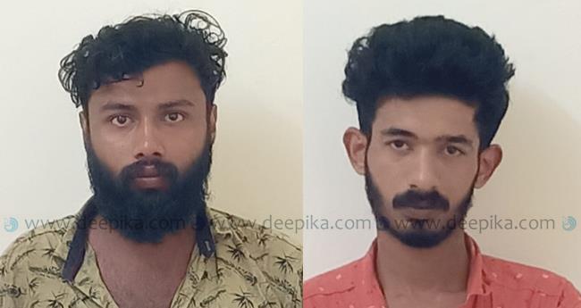 ആ​റു​കി​ലോ ക​ഞ്ചാ​വു​മാ​യി യു​വാ​ക്ക​ള്‍ പി​ടി​യി​ല്‍