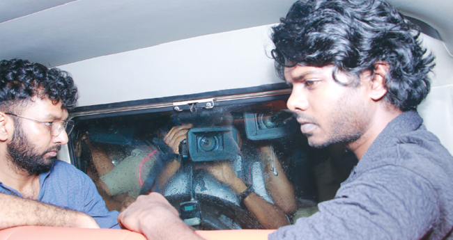 ക​ഞ്ചാ​വു​മാ​യി  റാ​പ്പ​ർ വേ​ട​നും’ സംഘവും​ അ​റ​സ്റ്റി​ൽ