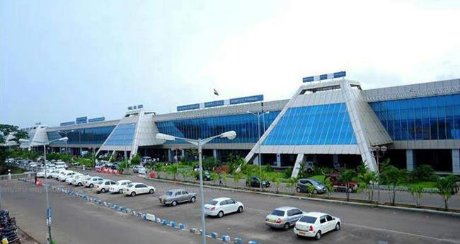ക​രി​പ്പൂ​രി​ൽ നി​ന്നുള്ള ഹ​ജ്ജ് യാ​ത്ര​; ഉ​യ​ർ​ന്ന വി​മാ​ന ടി​ക്ക​റ്റ് നി​ര​ക്കി​ൽ ഇ​ട​പെ​ടാ​നാ​കി​ല്ലെ​ന്ന് കേ​ന്ദ്രം