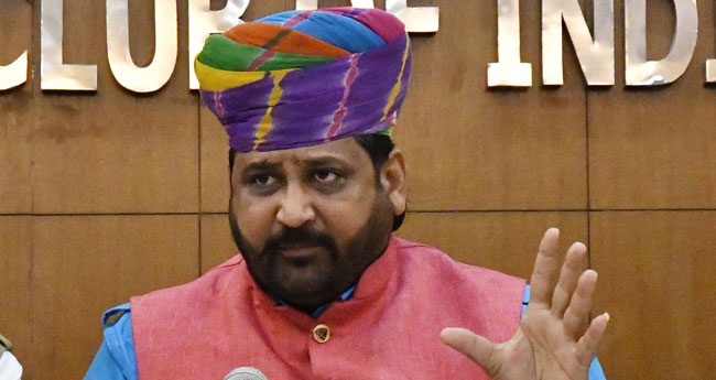 കർണിസേന അധ്യക്ഷൻ  സുഖ്ദേവ് സിംഗ് ഗോ​ഗാ​മേ​ദി​ വെടിയേറ്റ് കൊല്ലപ്പെട്ടു
