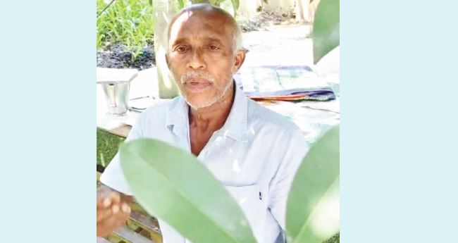 നി​ക്ഷേ​പ​ത്തു​ക ല​ഭി​ക്കാ​ത്ത​തി​ൽ പ്ര​തി​ഷേ​ധം; ക​രു​വ​ന്നൂ​ര്‍ സ​ഹ​ക​ര​ണ ബാ​ങ്കിന്‍റെ 
കൗ​ണ്ട​റി​ൽ പെ​ട്രോ​ളൊ​ഴി​ച്ചു