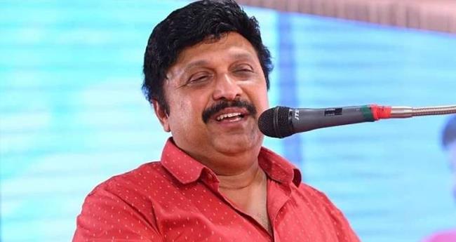 തൊ​പ്പി മാ​ത്ര​മ​ല്ല, പോ​ലീ​സ് യൂ​ണി​ഫോം ധ​രി​ച്ചും സു​രേ​ഷ് ഗോ​പി പ​രി​പാ​ടി​ക്ക് പോ​യി: ഗ​ണേ​ഷ് കു​മാ​ർ